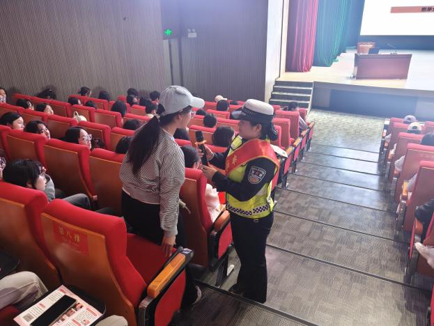 44a60324679327f99bcf5b930eae536f